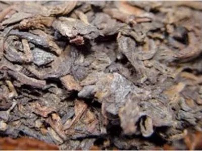 普洱茶你必須要懂：白霜與發(fā)霉。