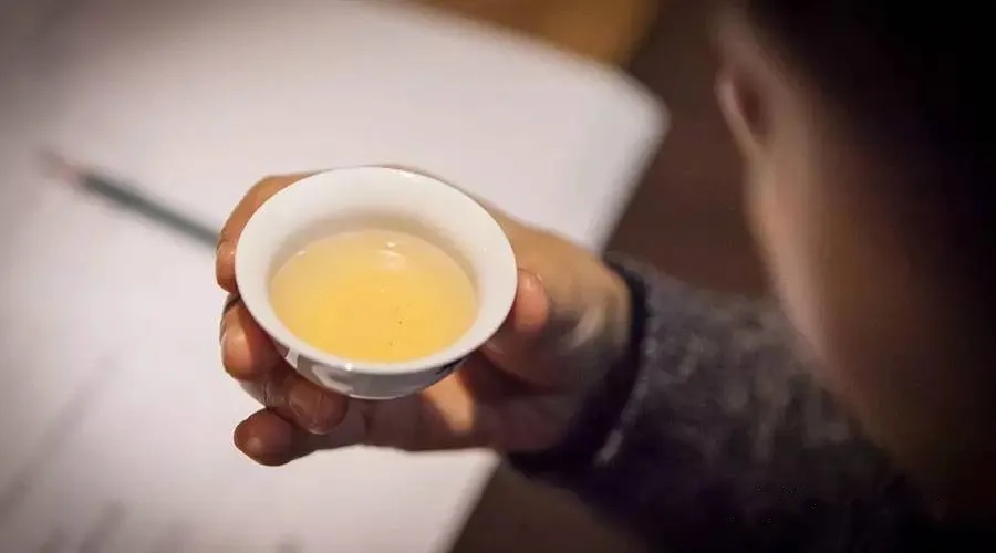 茶和水為什么會“分離”？