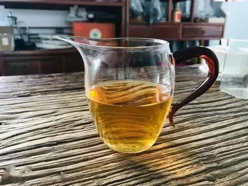 吸煙的人喝茶到底有哪些好處？醫(yī)生這次全說(shuō)清楚了